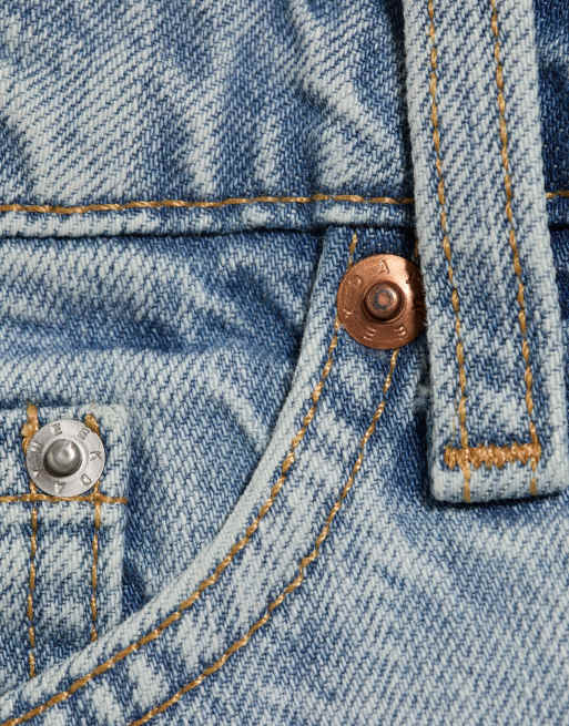 Weekday – Ljusblå hotpants i denim med låg midja, 3 av 4