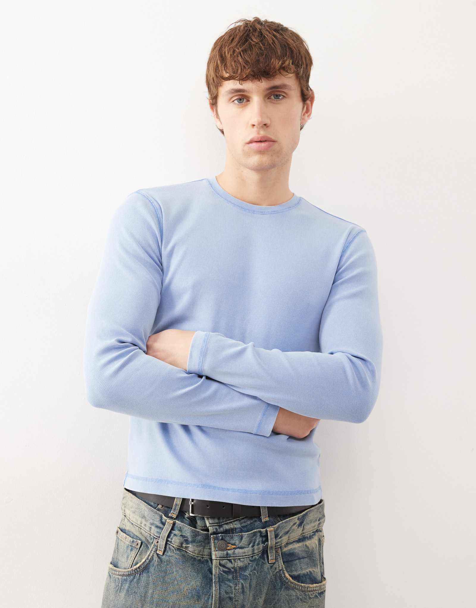 Повседневный светло-голубой топ в рубчик с длинными рукавами