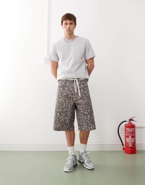Weekday longline shorts in leopard print - view 1