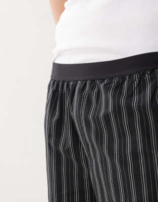 Weekday Loose Fit Shorts