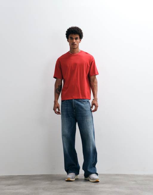 Weekday - Los T-shirt met rechte pasvorm in rood, exclusief bij ASOS, 4 van 5