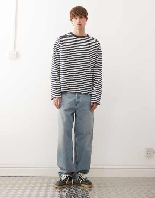 Weekday - Losse rechte gestreepte top met lange mouwen in marineblauw en gebroken wit, 2 van 5