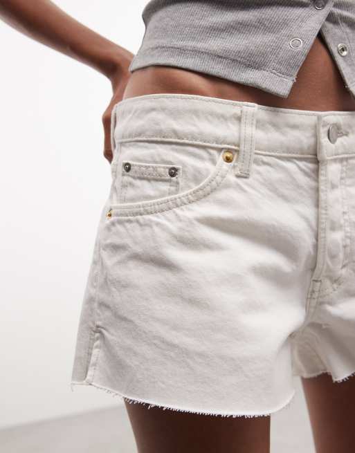 Weekday low rise denim hotpant shorts in dirty white, 3 of 5