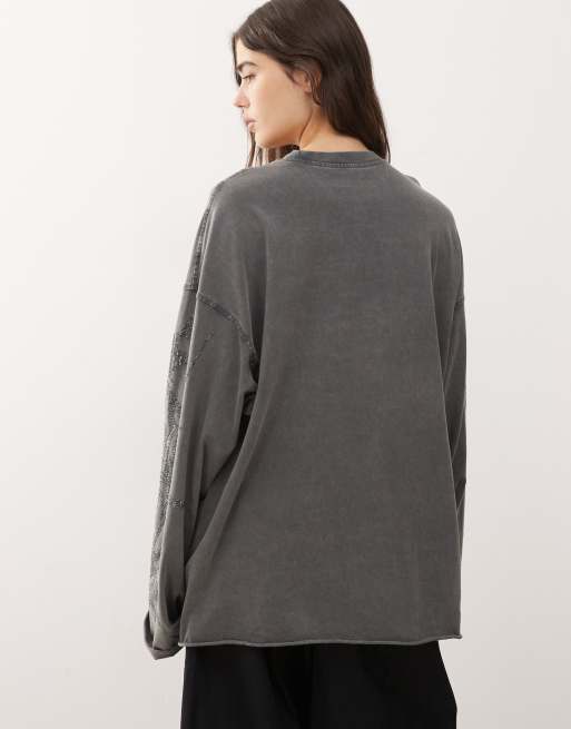 Weekday - Maglietta oversize a maniche lunghe nero slavato con strass sulla manica, 4 di 4