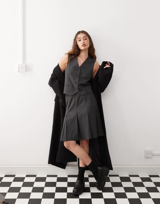 Weekday - Maise - Midi rok met plooien en krijtstreep in donkergrijs, deel van co-ord set