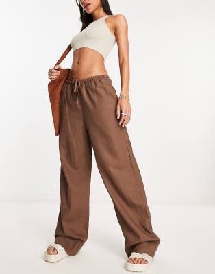 Weekday - Mia - Hose aus Leinenmix in Braun-Brown