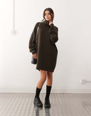 Weekday - Mini-Strickkleid in Dunkelbraun meliert mit Rollkragen, exklusiv bei ASOS-Brown