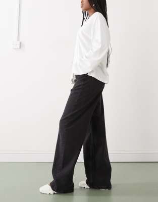 Weekday Missy Low Waist Baggy Fit Jeans In Black