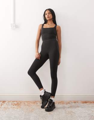Weekday - Mix and Match - Nahtlose Sport-Leggings in Schwarz mit Stretchanteil