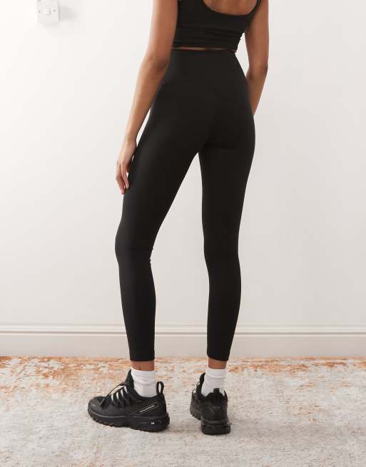 Weekday – Mix and Match – Nahtlose Sport-Leggings in Schwarz mit Stretchanteil, 3 von 5
