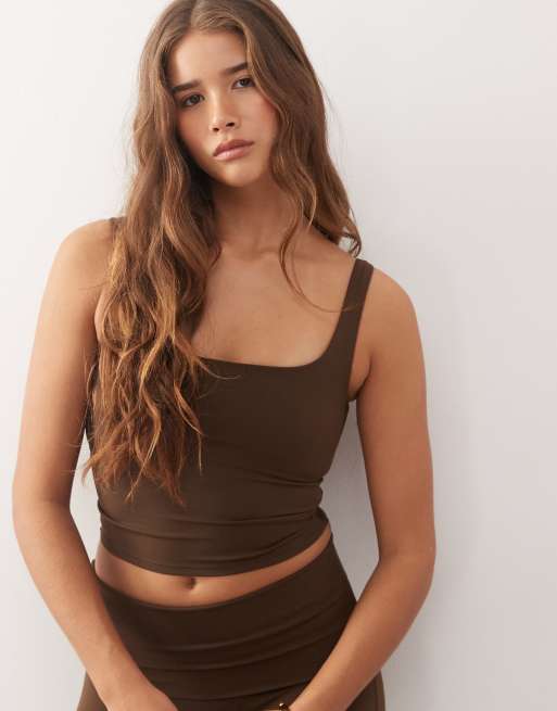 Weekday - Mix en match - Gelaagde naadloze top met stretch en vierkante hals in donkerbruin