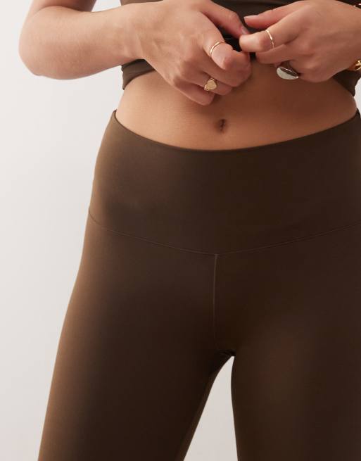 Weekday - Mix en match - Naadloze sportlegging met stretch in donkerbruin, 4 van 5