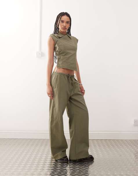 Weekday - Mix & Match - Vitani - Pantaloni con fondo ampio in tessuto ripstop kaki con vita elasticizzata - view 1