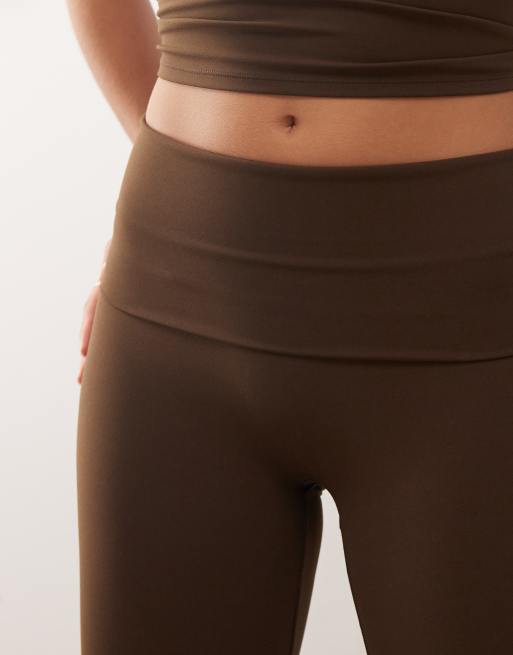 Weekday – Mixa och matcha – Mörkbruna, utsvängda yogaleggings med sömlös design och stretch, 3 av 5