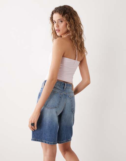 Weekday – Monterey – Jeans-Shorts in mittelblauer Waschung, 4 von 5