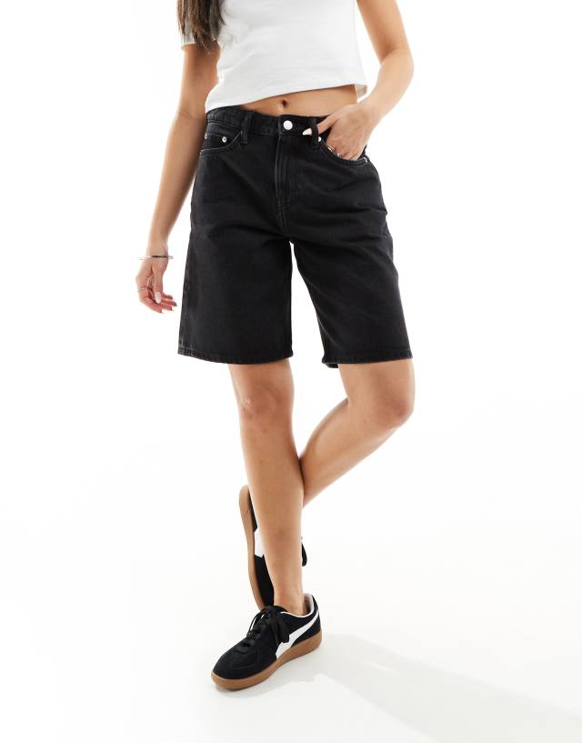 Weekday - monterey low waist wide leg denim shorts in tuned black