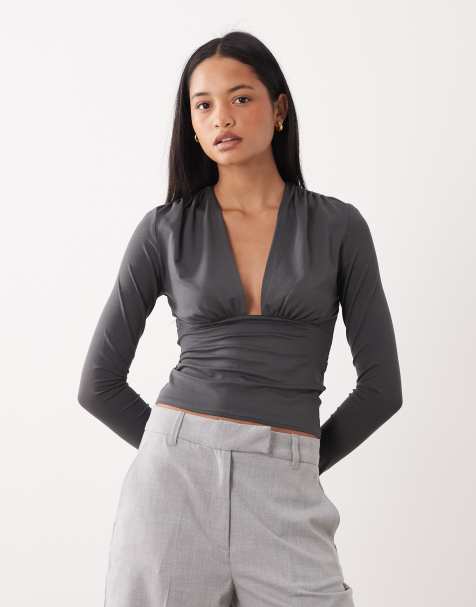 Weekday – Mörkgrå topp med långa ärmar och djup urringning - exklusivt hos ASOS - view 1