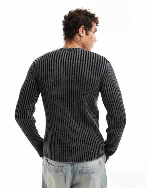 Weekday – Morris – Czarny dopasowany sweter z dekoltem w szpic i efektem sprania, 4 z 4