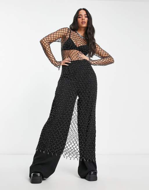 Weekday – Net – Langärmliges Maxikleid aus grobem Netzstoff in Silber mit Strassverzierung 