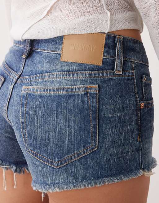 Weekday – Niebieskie szorty jeansowe hot pants z niskim stanem, 4 z 5