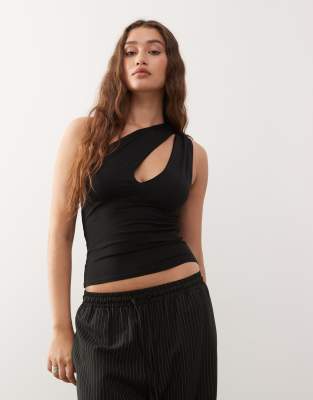 Weekday - Oberteil in Schwarz mit One-Shoulder-Träger und schrägem Zierausschnitt