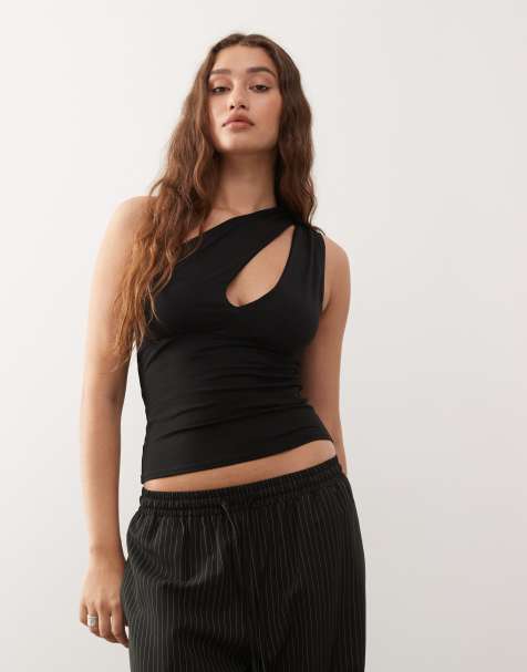Weekday – Oberteil in Schwarz mit One-Shoulder-Träger und schrägem Zierausschnitt - view 1