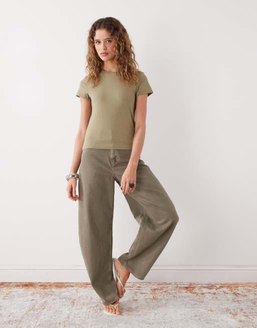Weekday – Olivgrön, liten t-shirt i 90-talsstil – Exklusivt hos ASOS, 2 av 4