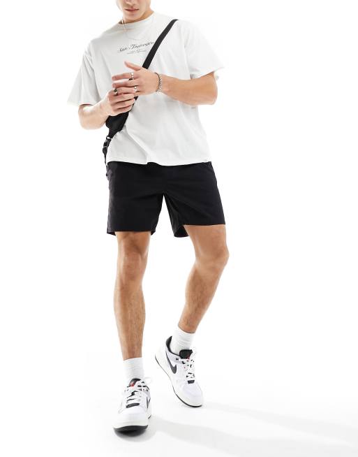 Weekday Olsen regular fit shorts in black, 4 of 5