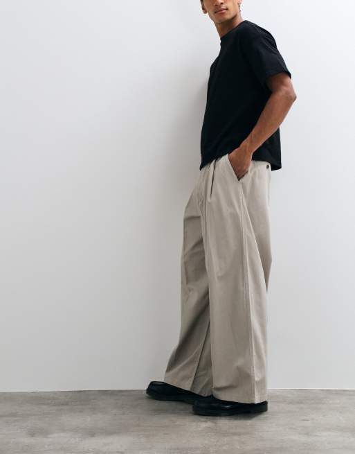 Weekday Oversize-Chinohose mit weitem Bein und Bundfalten in hellem Taupe, 2 von 5