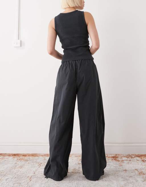 Weekday – Oversize-Hose aus Ripstop in Dunkelgrau mit Tunnelzug, 3 von 5
