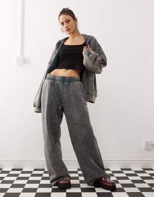 Weekday - Oversize-Jogginghose in blauer Acid-Waschung, Kombiteil