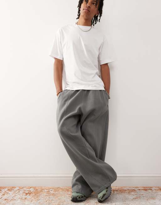 Weekday – Oversize-Jogginghose in Dunkelgrau mit weitem Bein und sichtbaren Nähten, Kombiteil, 2 von 5