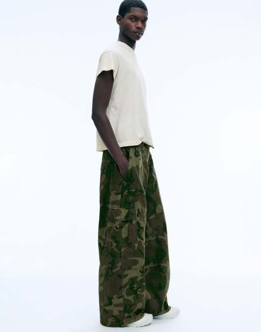 Weekday oversize spodnie cargo we wzór camo, 4 z 4