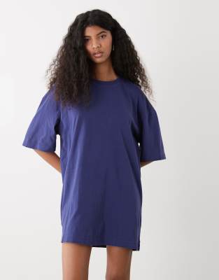 Weekday - Oversize-T-Shirt-Kleid in Dunkelblau