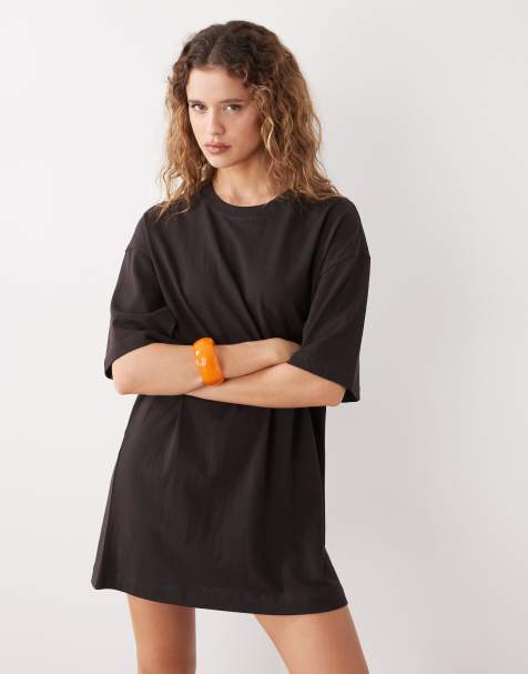 Weekday – Oversize-T-Shirt-Kleid in Dunkelbraun - view 1