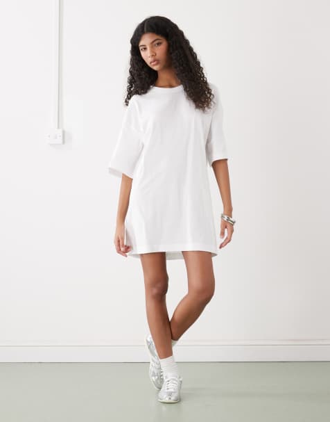 Weekday – Oversize-T-Shirt-Kleid in Weiß - view 1