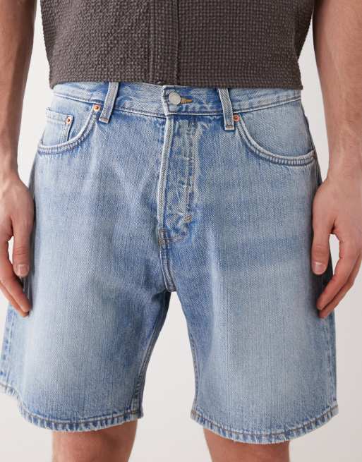 Weekday oversized denim shorts in light blue wash, 4 of 5