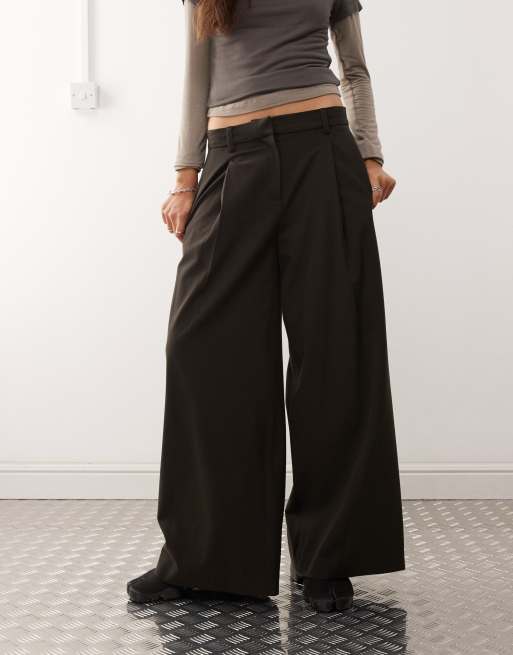 Weekday - Oversized geplooide broek met wijde pijpen in gemêleerd bruin grijs, 4 van 5