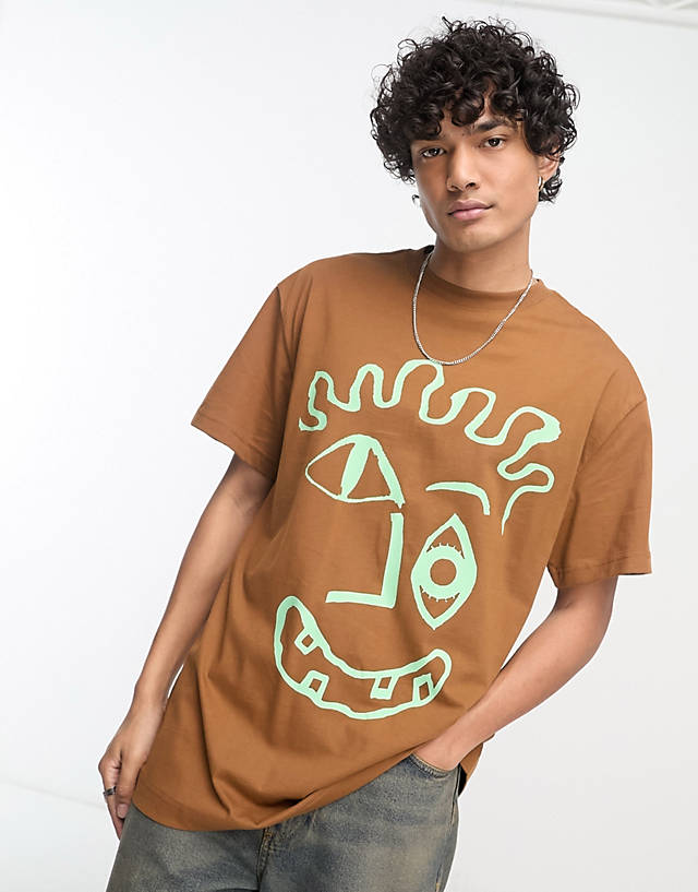 Weekday - oversized graphic t-shirt in brown