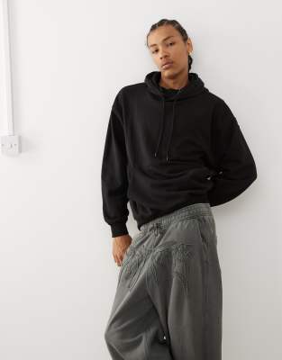 Weekday STANDARD HOODIE - Kapuzenpullover - black/schwarz 