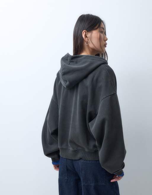 Weekday oversized hoodie met dubbele rij knopen en knoopsluiting vooraan in zwart, 3 van 10