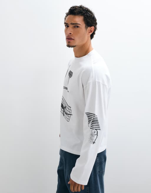 Weekday oversized langærmet T-shirt med grafik med flere logoer i hvid, 4 af 5