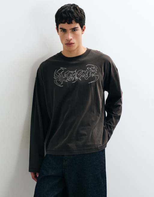 Weekday oversized long sleeve t-shirt with abstract text print in dark brown, 2 of 5