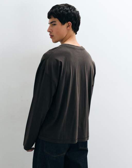 Weekday oversized long sleeve t-shirt with abstract text print in dark brown, 3 of 5