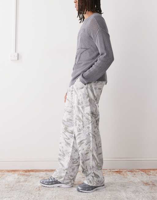 Weekday - Oversized råhvide cargobukser med grafisk print, 3 af 5