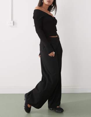 Weekday Oversized Wide Leg Pleated Pants In Black