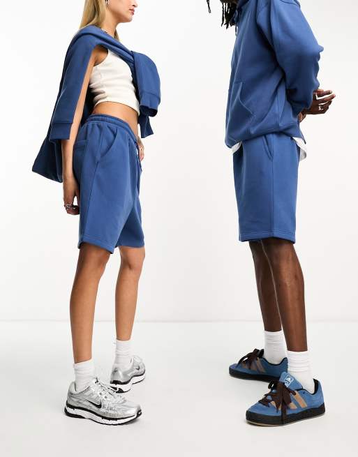 Weekday - Pantaloncini unisex in jersey blu scuro in coordinato - In esclusiva per ASOS, 4 di 4