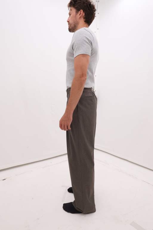 Weekday pantalones barrel con cintura elástica en marrón oscuro, 11 de 11