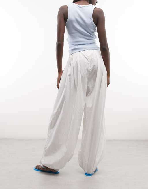 Weekday - Pantalones blancos de corte bombacho con pinzas, 3 de 5