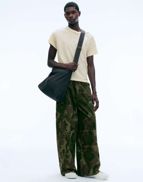 Weekday pantalones cargo oversize con estampado camuflaje - view 1